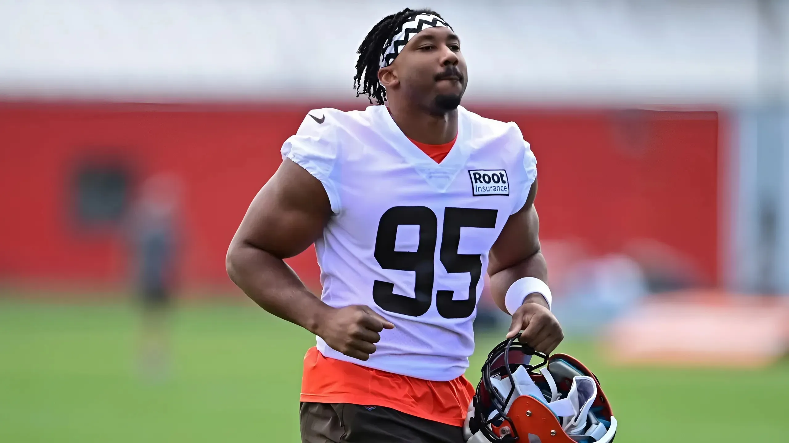 Blockbuster Trade Idea Sends Browns' Myles Garrett to 49ers