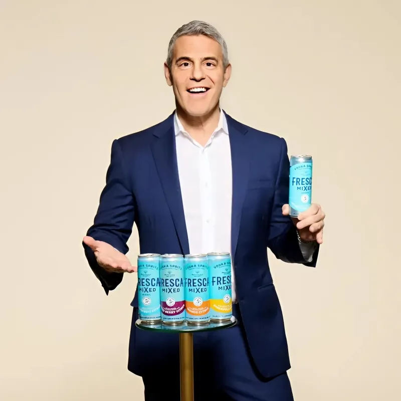 Andy Cohen Dishes on Ringing in the New Year With Anderson Cooper ngocc