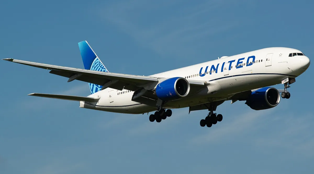 Over 200 United Airlines flight attendants falls sick after eating meal in Denver