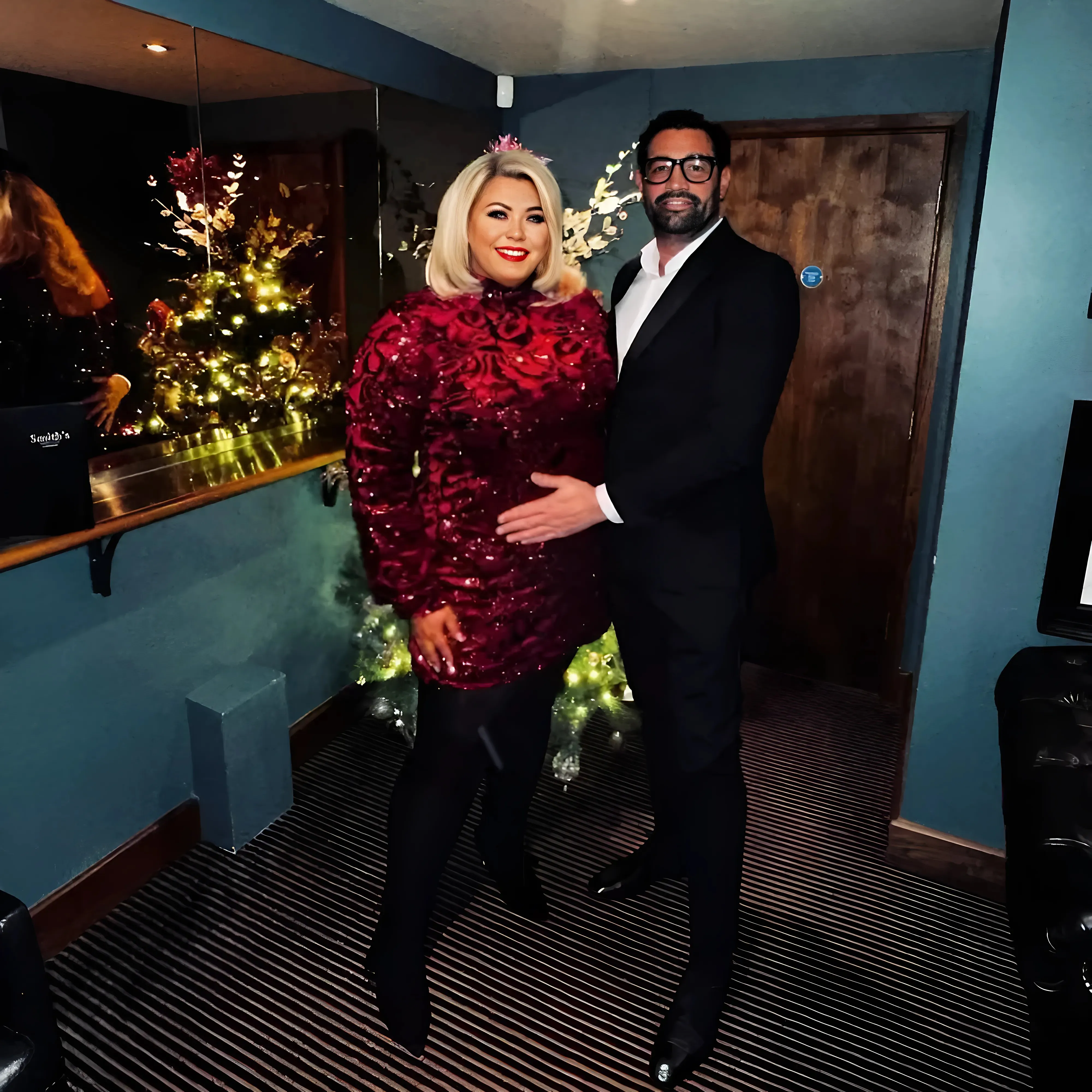 Gemma Collins’ heartbreak as fiancé Rami is rushed to hospital in an ambulance after suddenly taking ill - suong