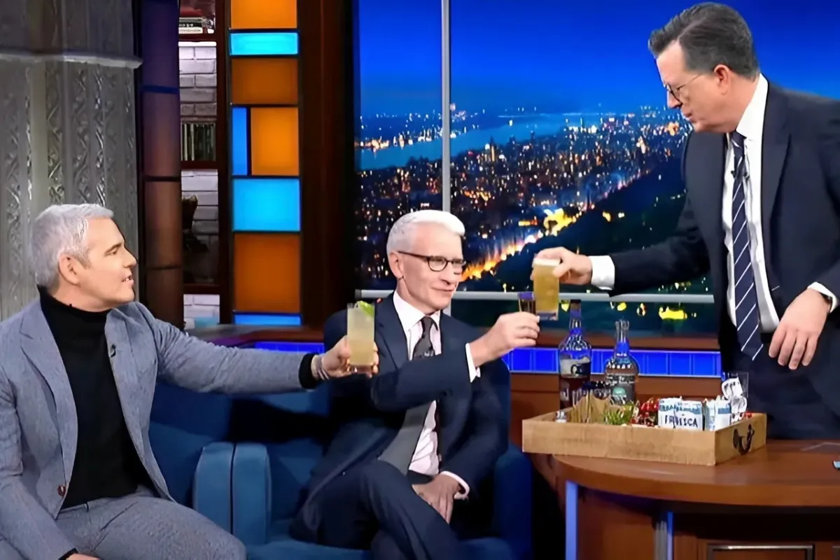 Anderson Cooper & Andy Cohen Drop Big News During Boozy ‘Late Show’ With Colbert ngocc