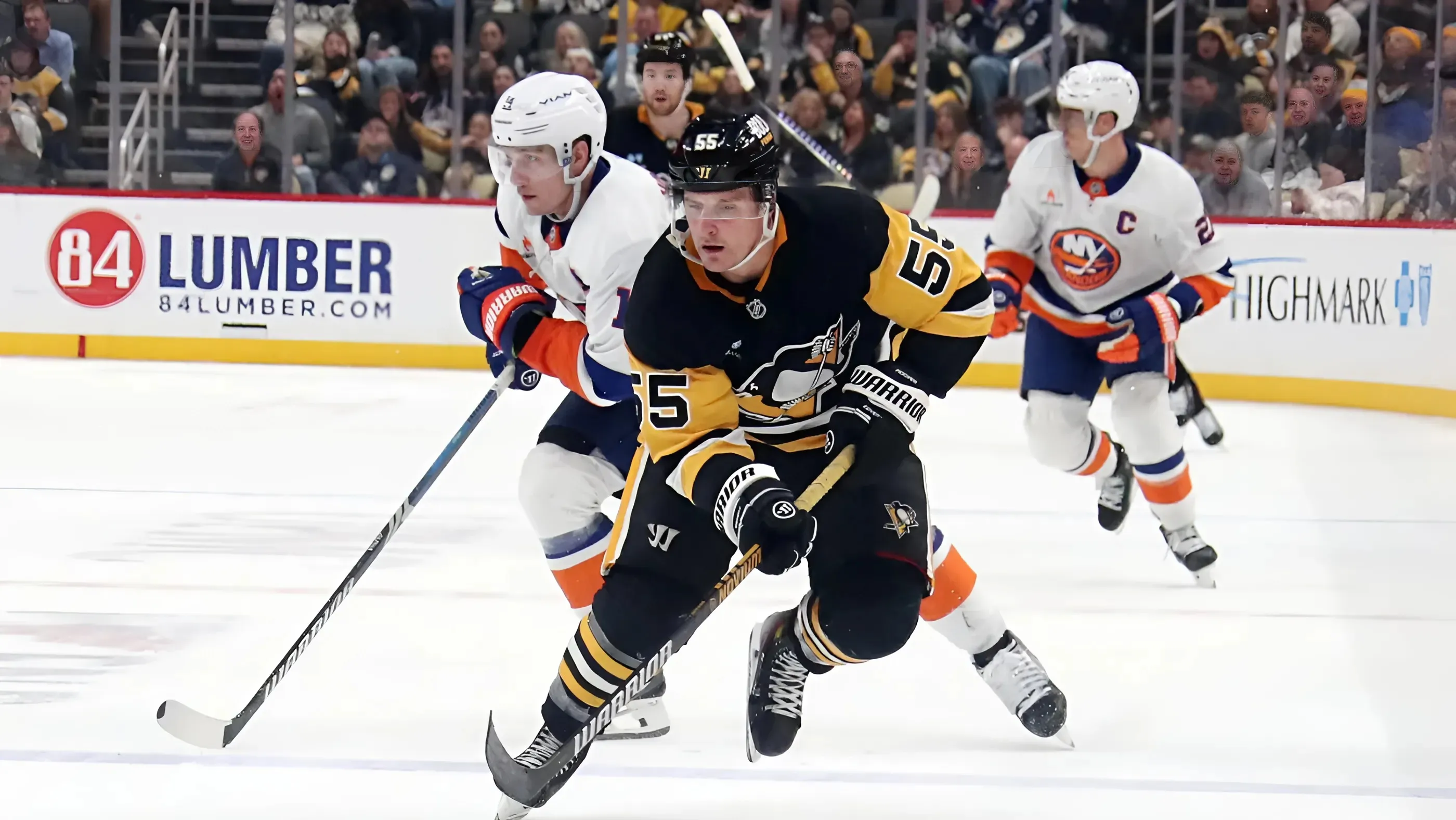 Penguins Survive Late Surge to Beat Islanders 3-2