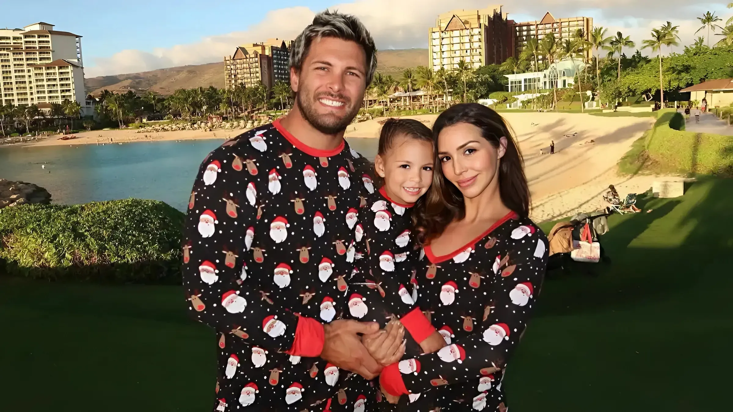 ‘Vanderpump Rules’ Alum Scheana Shay Proves to ‘Haters’ She Didn’t Photoshop Family Photo in Hawaii