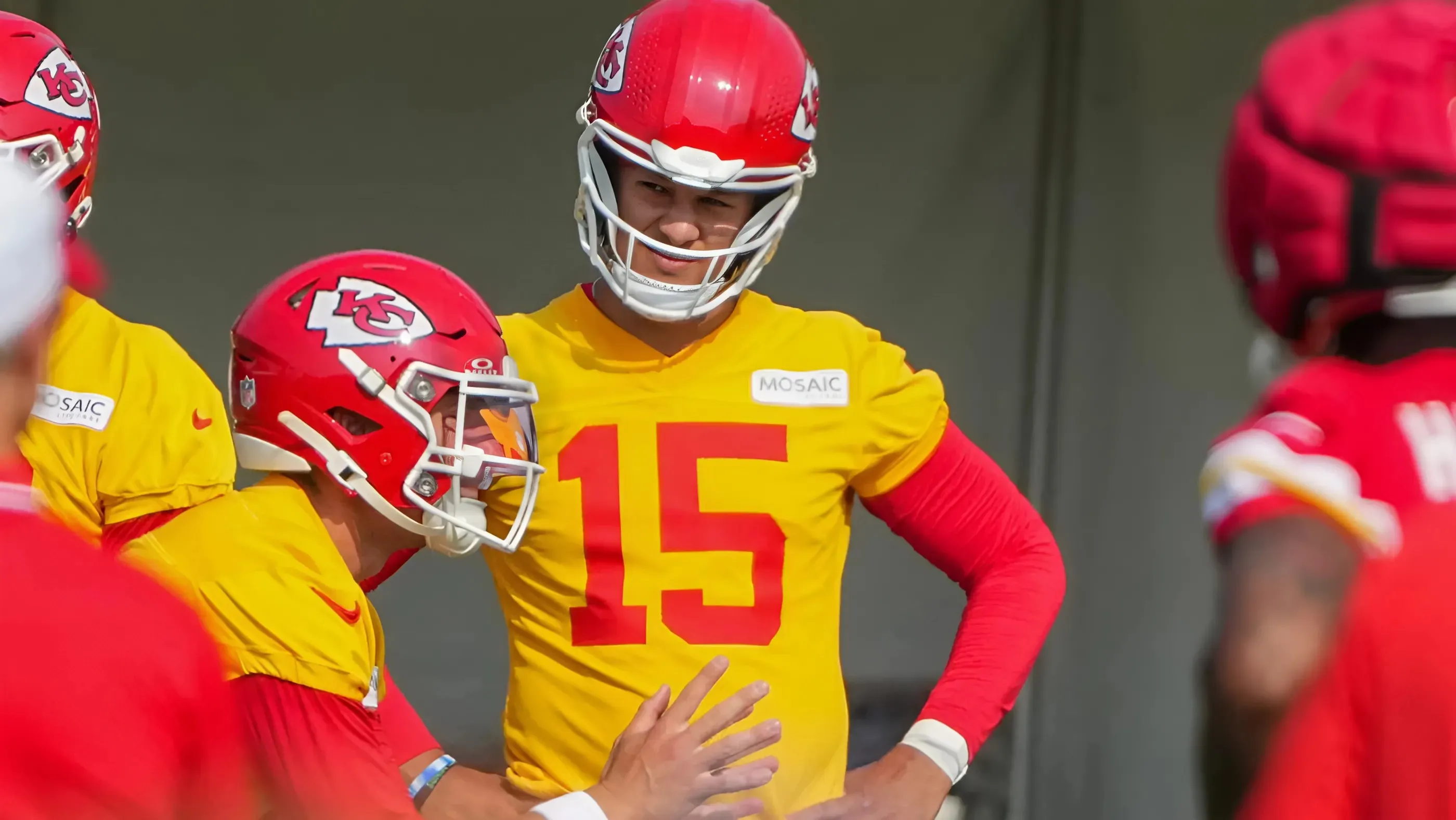 Chiefs Make QB Move And Cut Veteran Receiver Before Playoffs