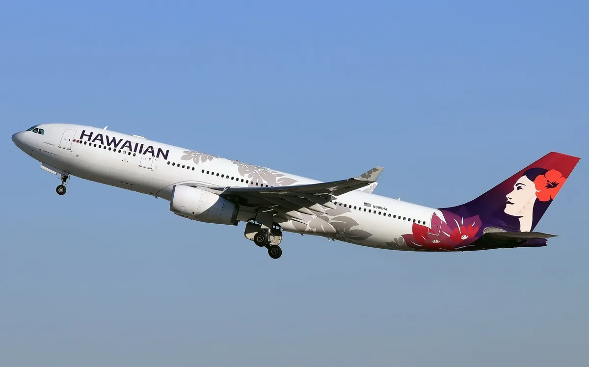 Hawaiian Airlines Airbus A330-200 returns to Seattle after smoke fills cockpit