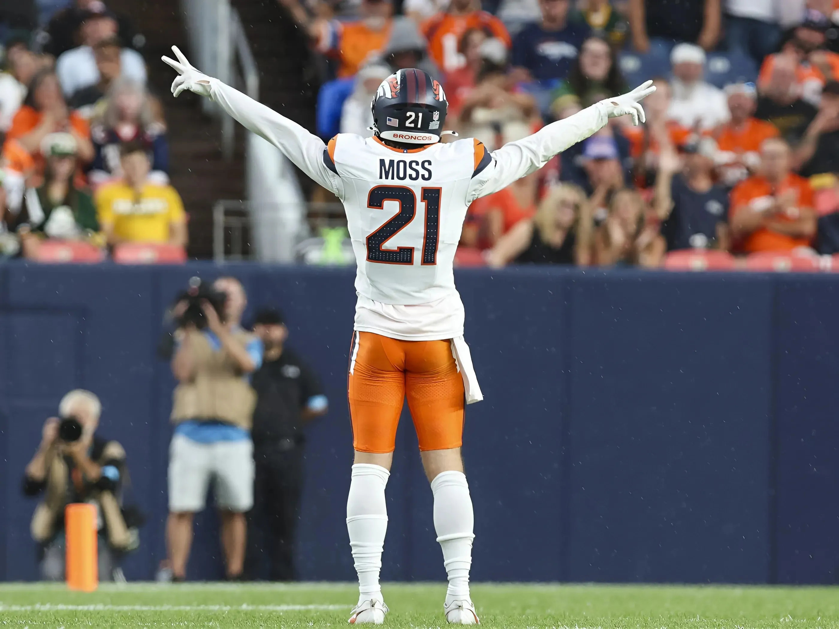 Broncos DC Defends CB Riley Moss: 'Toughest Guy on Our Defense