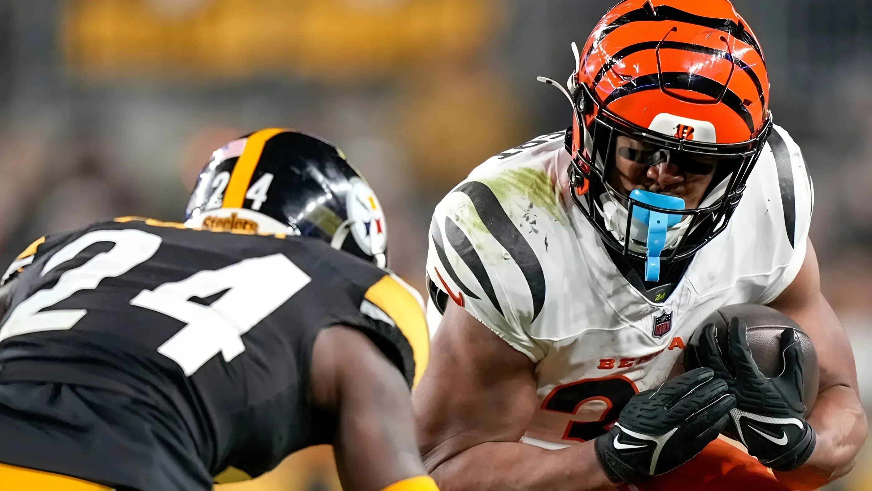 Bengals keep playoff hopes alive with victory over Steelers