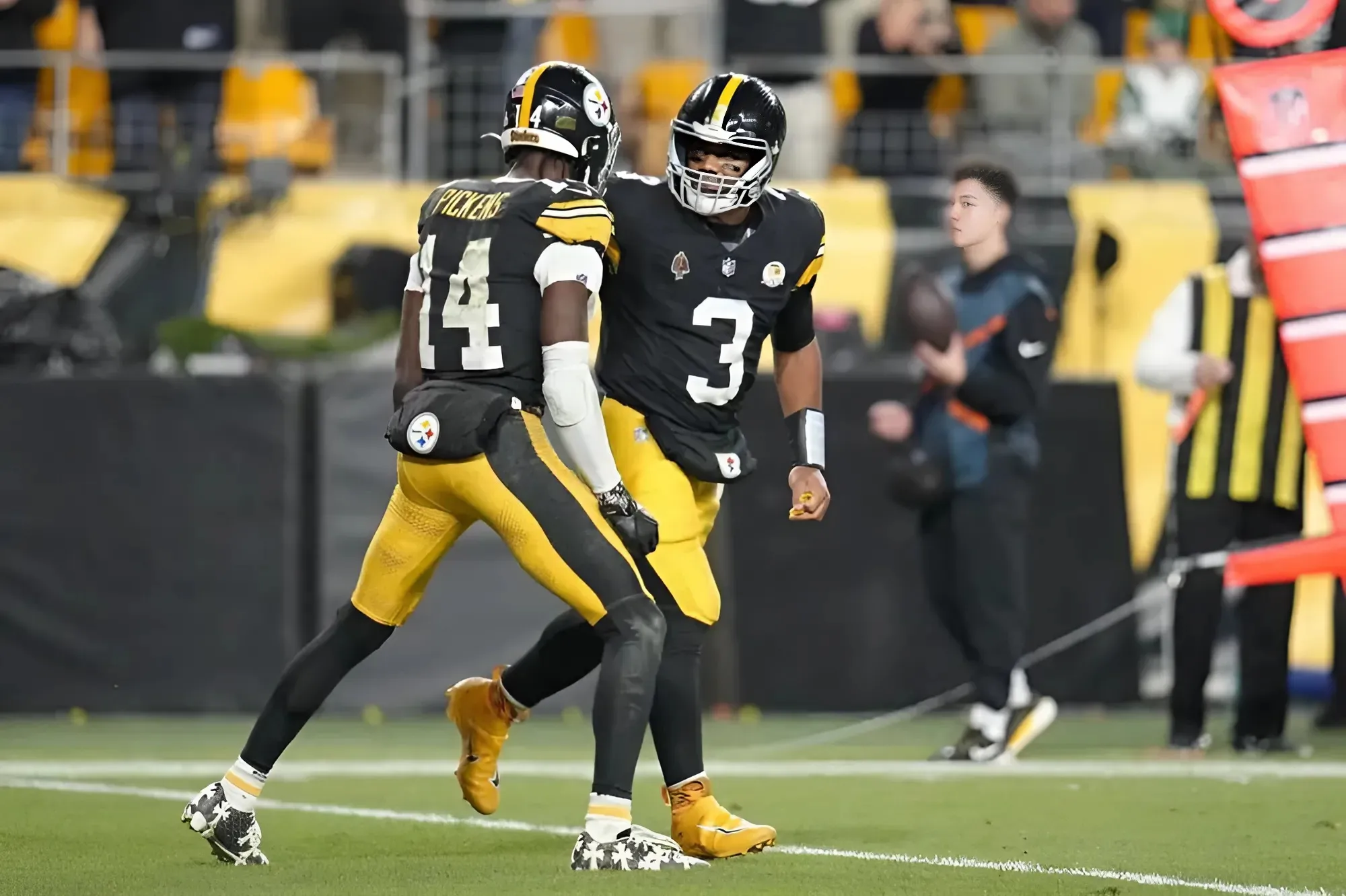 Steelers’ Russell Wilson Speaks Out on George Pickens After 3 Drops vs. Bengals