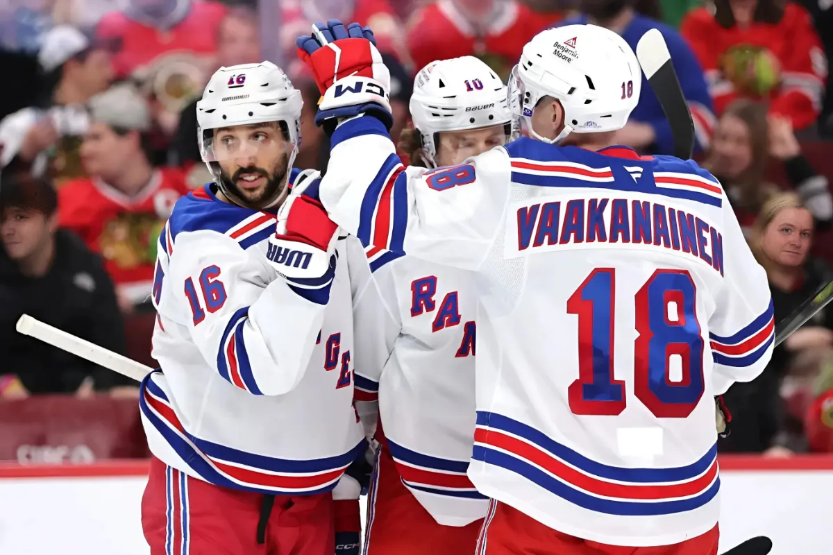 Rangers’ much-needed blowout win over lowly Blackhawks comes with some significance-quang