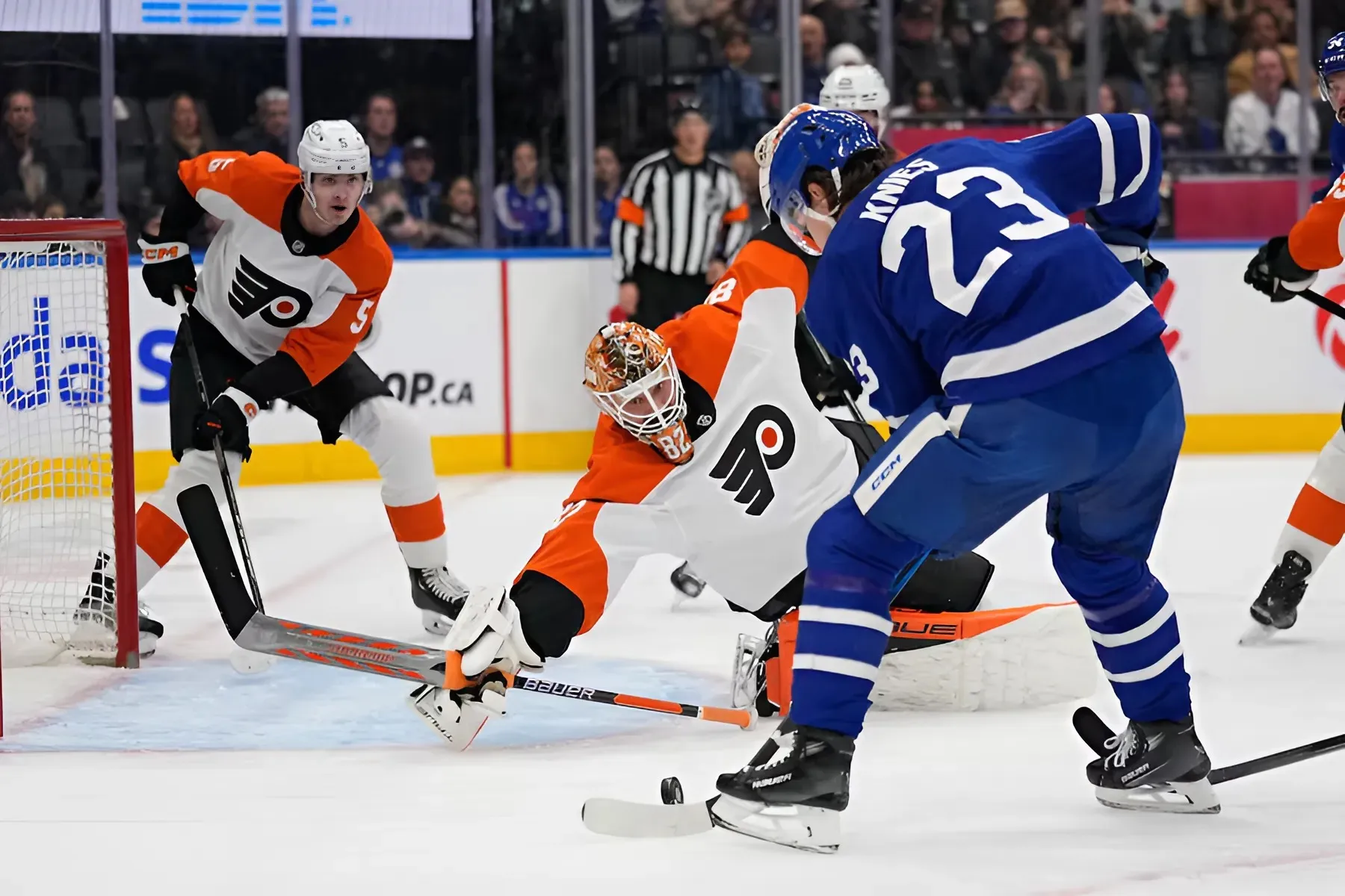 Philadelphia Flyers Fight Hard but Fall Short in Overtime, Maple Leafs Edge Out 3-2 for 4th Straight Win