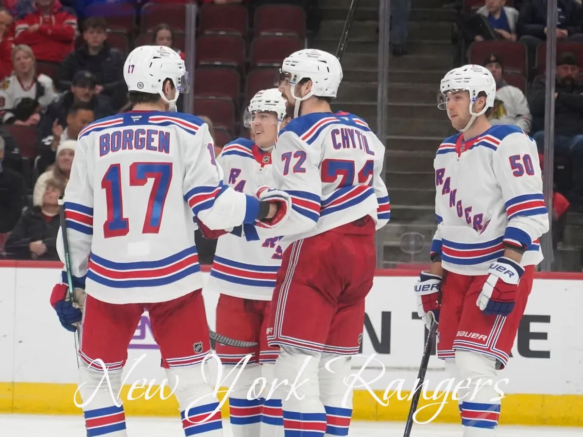 Rangers' offense awakens in rout of Blackhawks