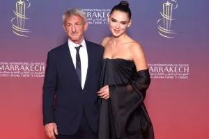 P1. Sean Penn, 64, makes red carpet debut with much young girlfriend – and everyone noticed the same thing