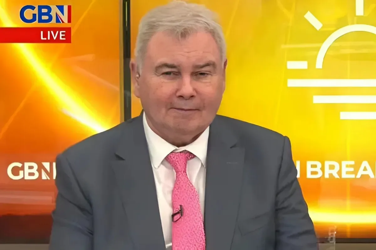 Eamonn Holmes leaves fans concerned as he ‘disappears’ midway through live broadcast... ngocc