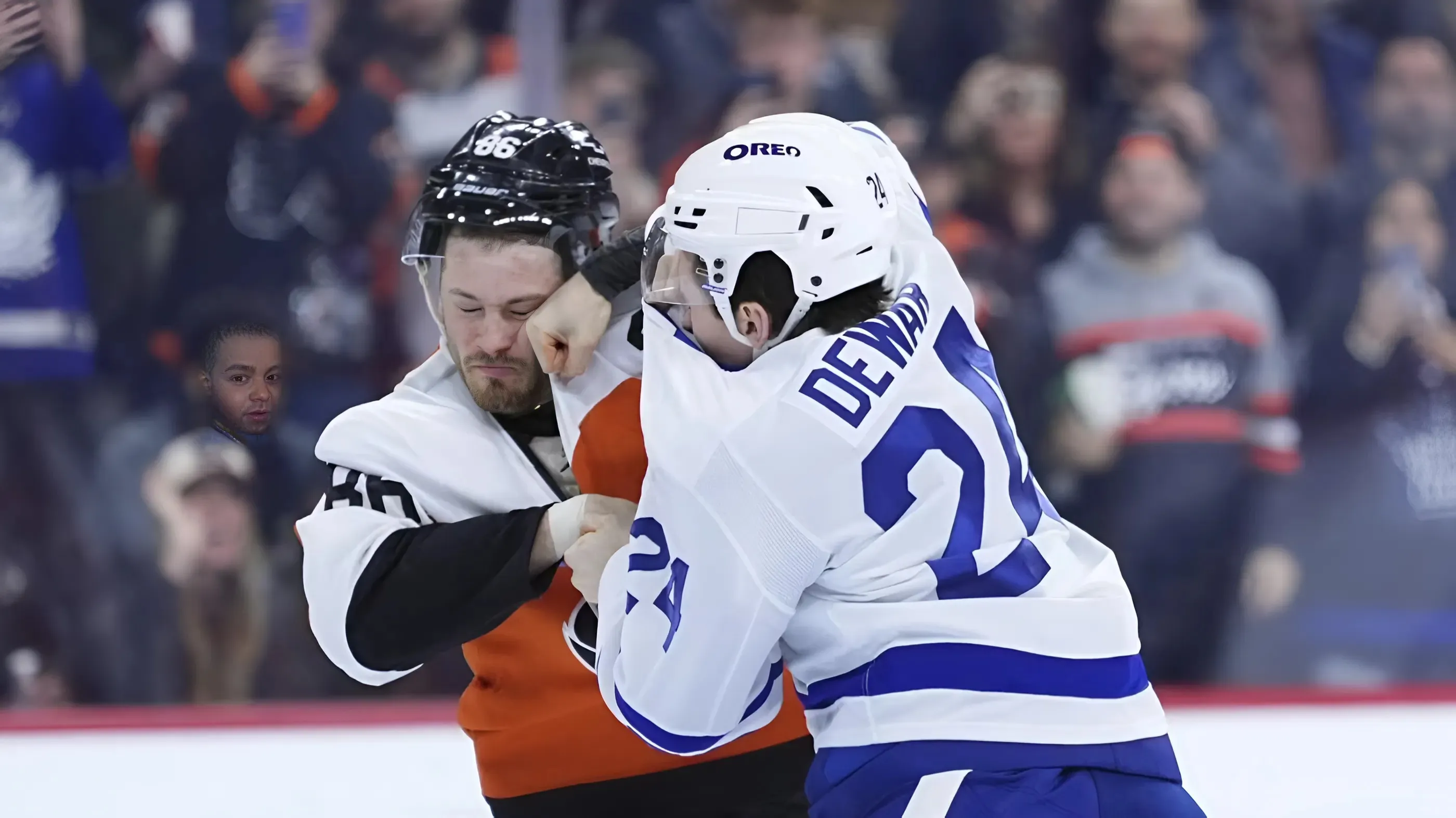 Maple Leafs win fifth straight by grounding Flyers 3-2