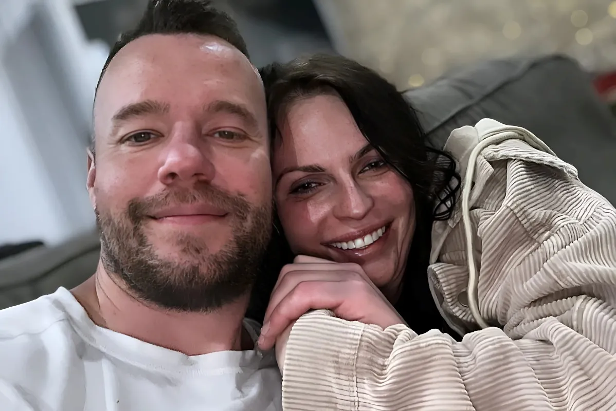 Former ‘Love Is Blind’ Couple Danielle Ruhl and Nick Thompson Reunite in Snuggly Snap liennhi