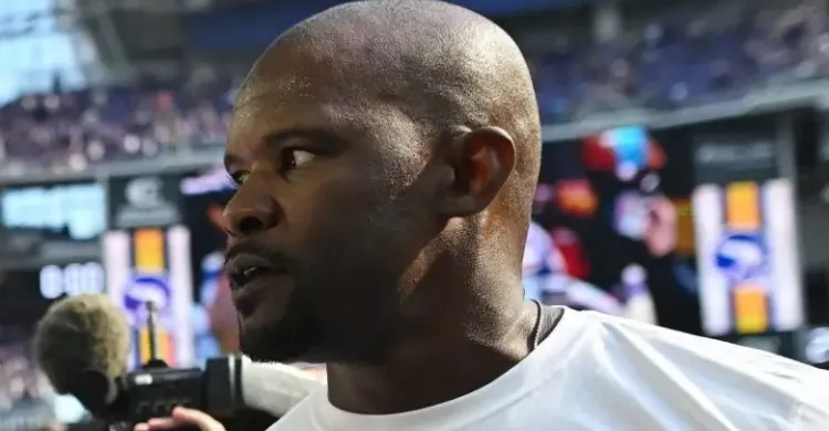 Ex-NFL QB Issues Stern Warning About Vikings’ Brian Flores