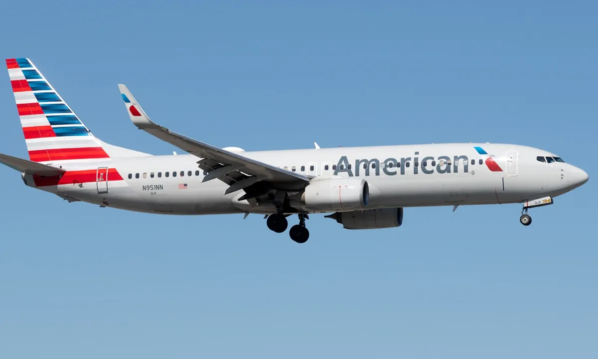 American Airlines plane clips United jet at Chicago's O'Hare Airport