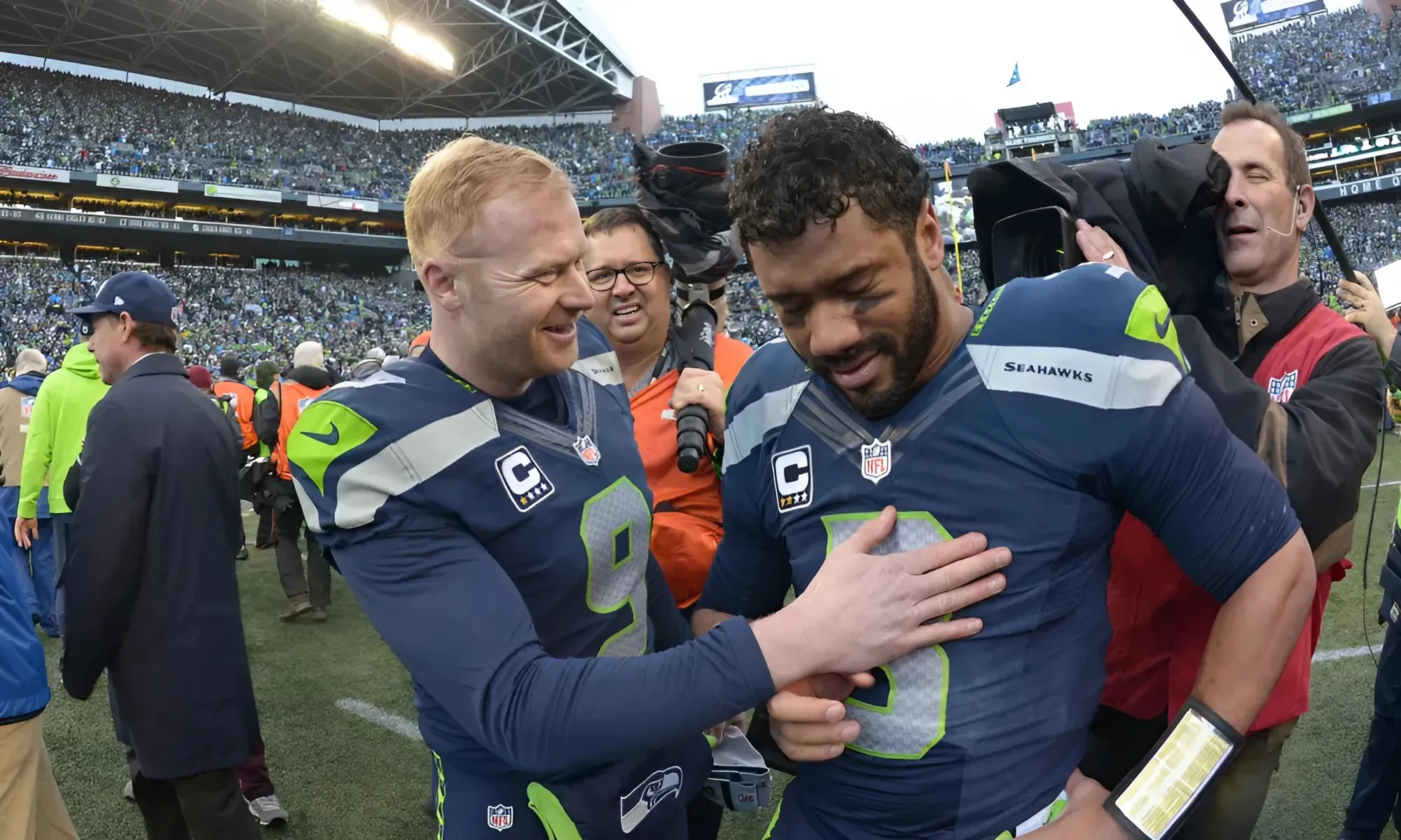 Report: Seahawks request interview with former playcaller for Russell Wilson