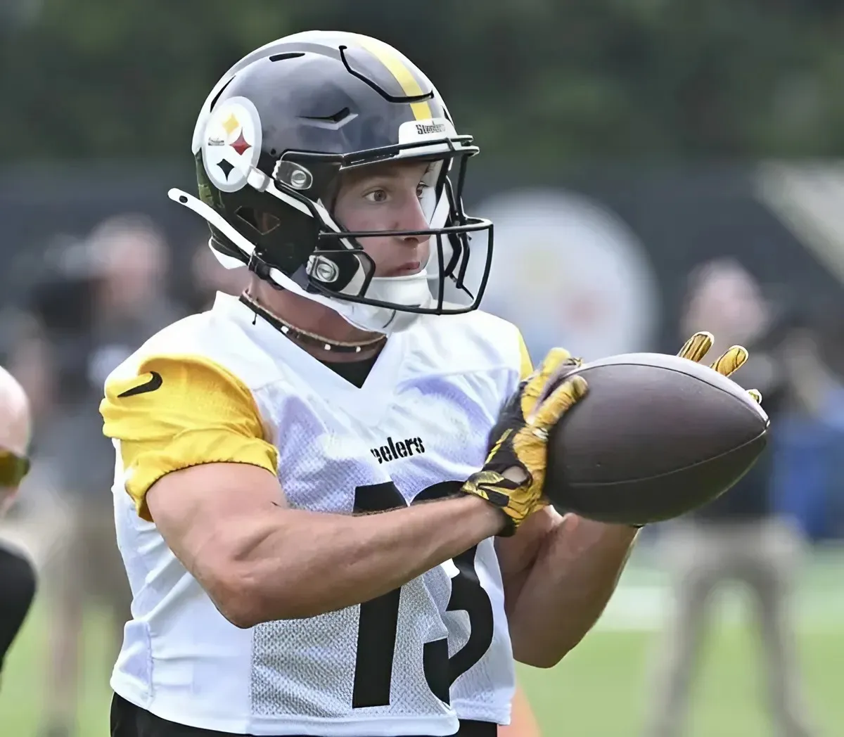 Steelers Abruptly Release Veteran WR Just Before Start of NFL Playoffs