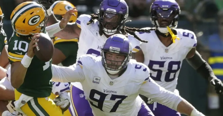 Vikings DT Harrison Phillips expresses major concern about playing in Los Angeles amid wildfires