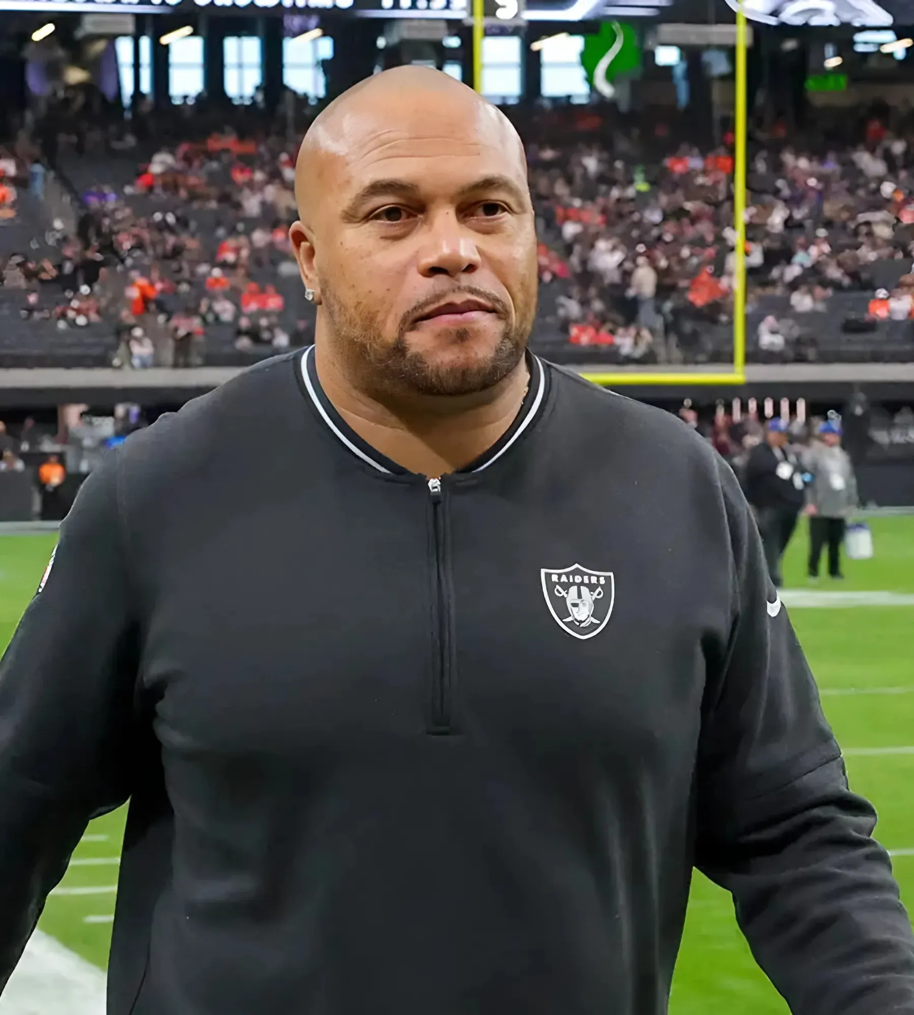 Details Leak on Antonio Pierce’s ‘So Awkward’ Final Day as Raiders HC