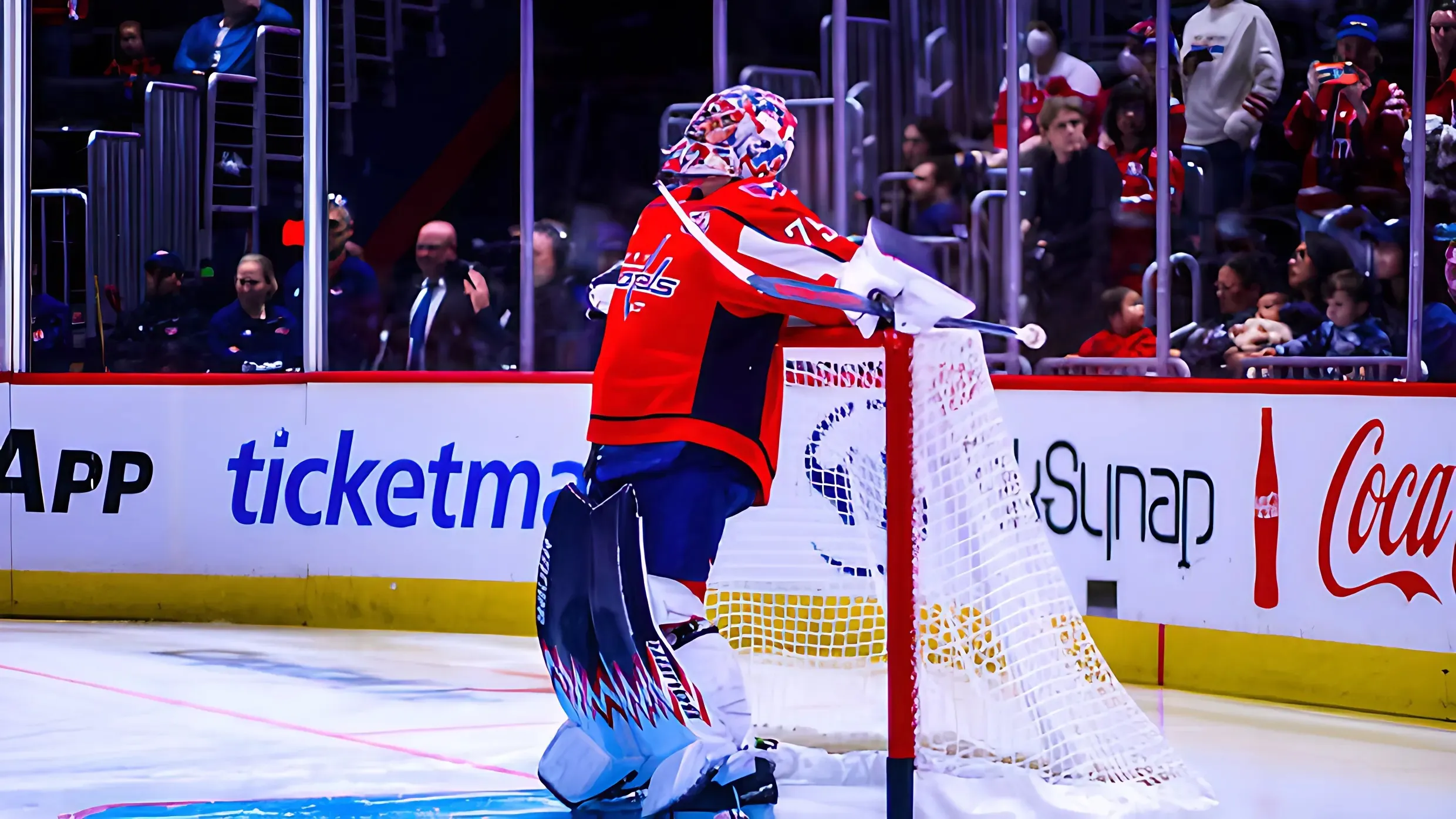 Lindgren Sidelined After Head Injury in Capitals-Canadiens Matchup trucc