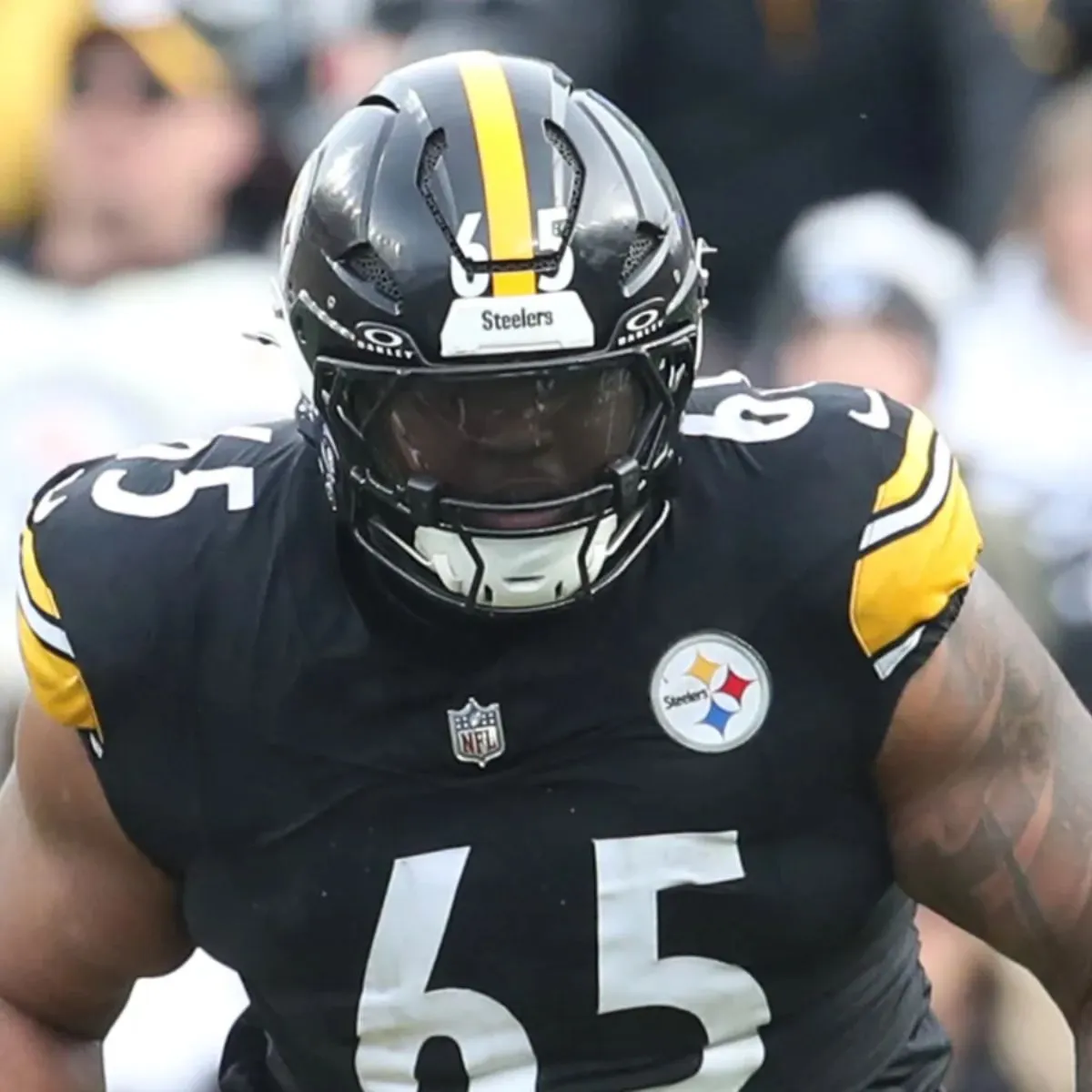 Steelers Lose Starting Tackle to Injury vs. Ravens