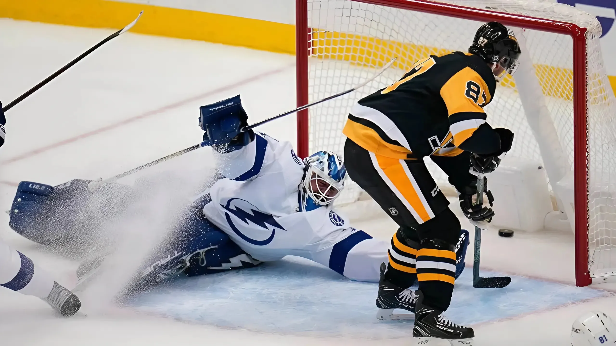 Pittsburgh Penguins Face Off Against Tampa Bay Lightning on 1/12/2025