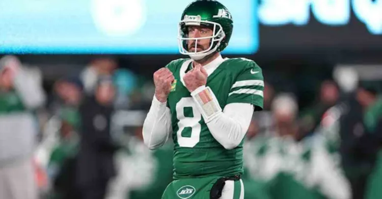 Jets' Aaron Rodgers Predicted To Make Surprising Retirement Decision