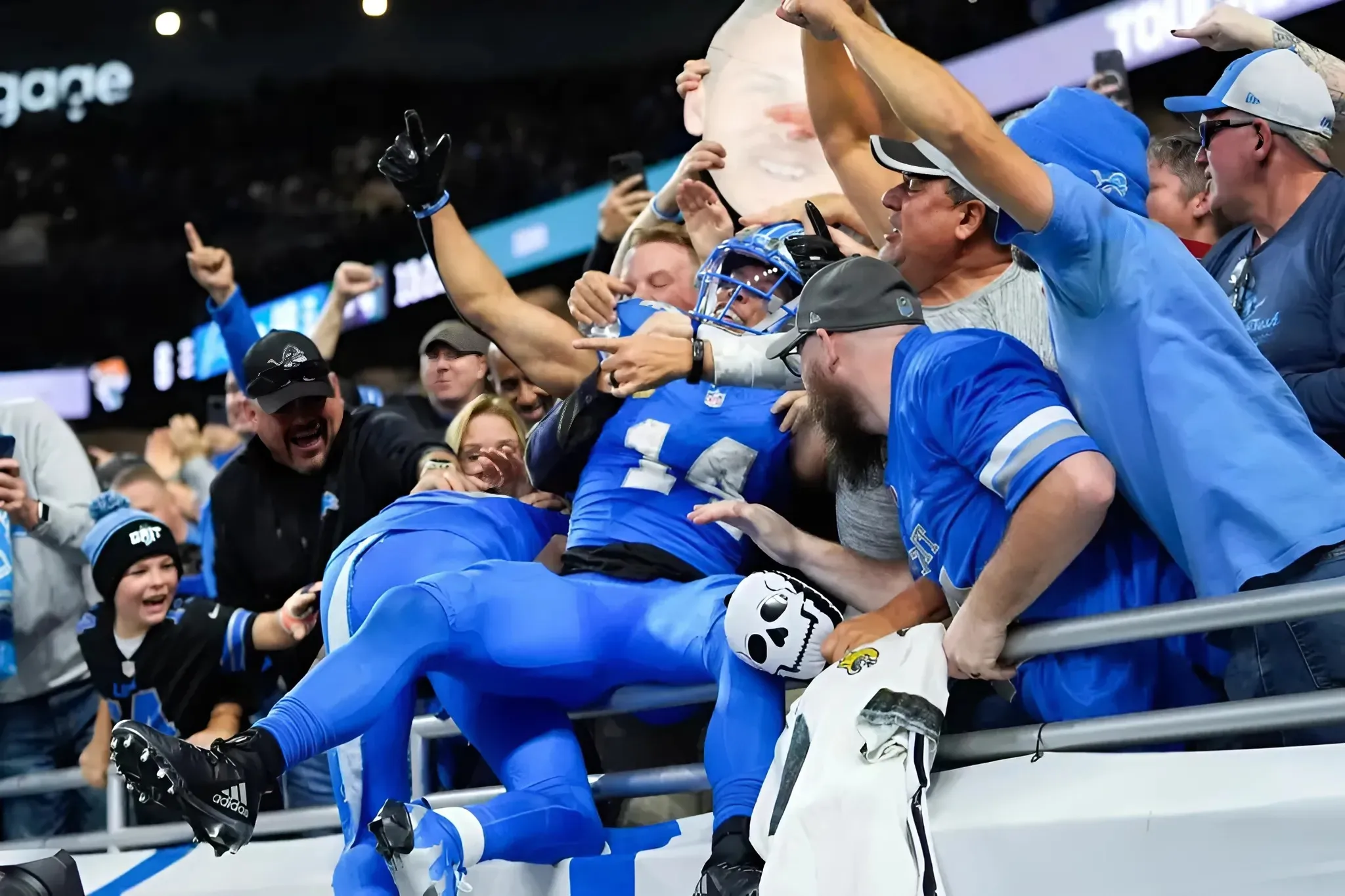 Lions fan takes it to another level to pay homage to Amon-Ra St. Brown