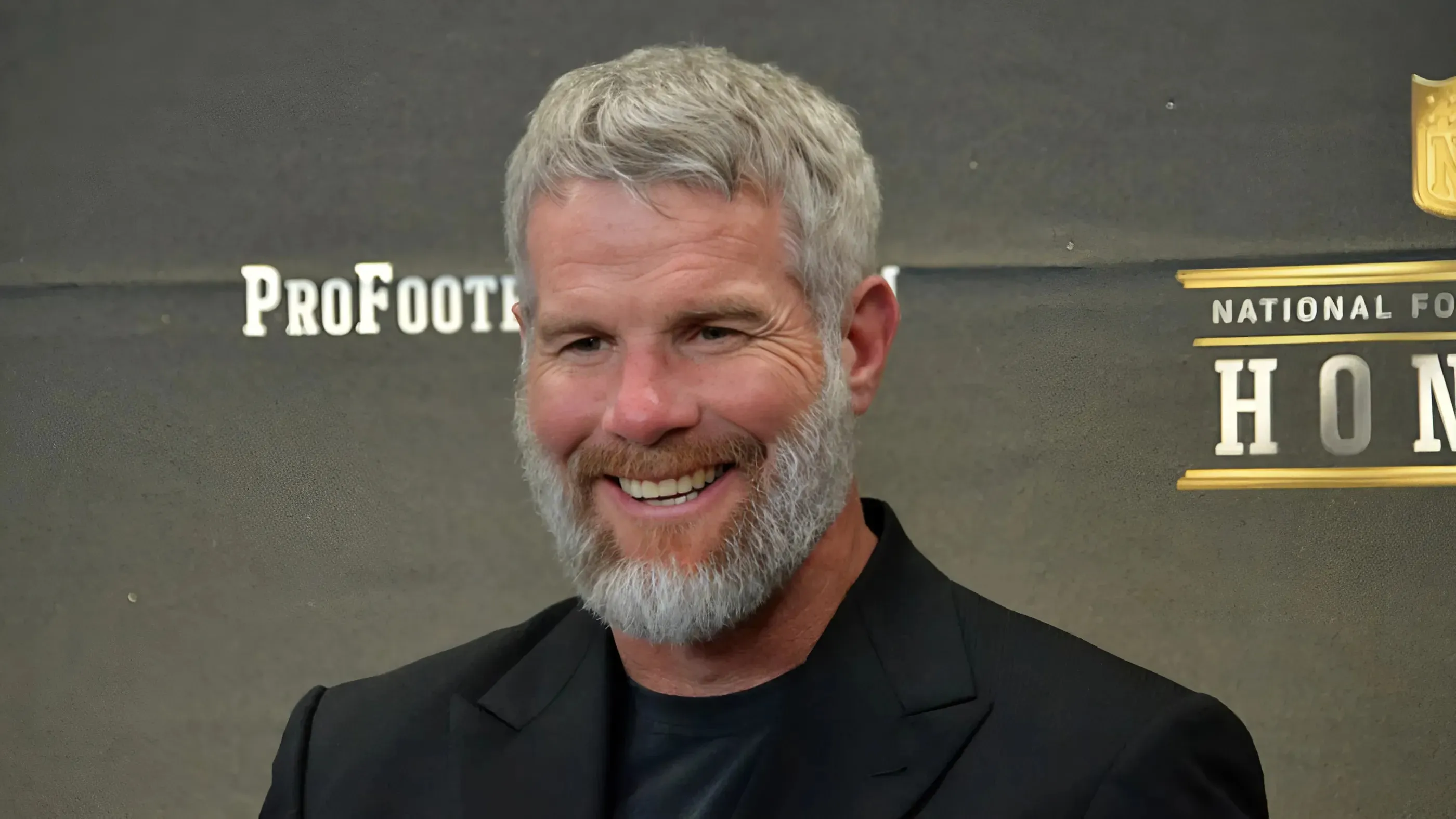 Brett Favre's Strong Message to Aaron Rodgers Before Making NFL Career Decision