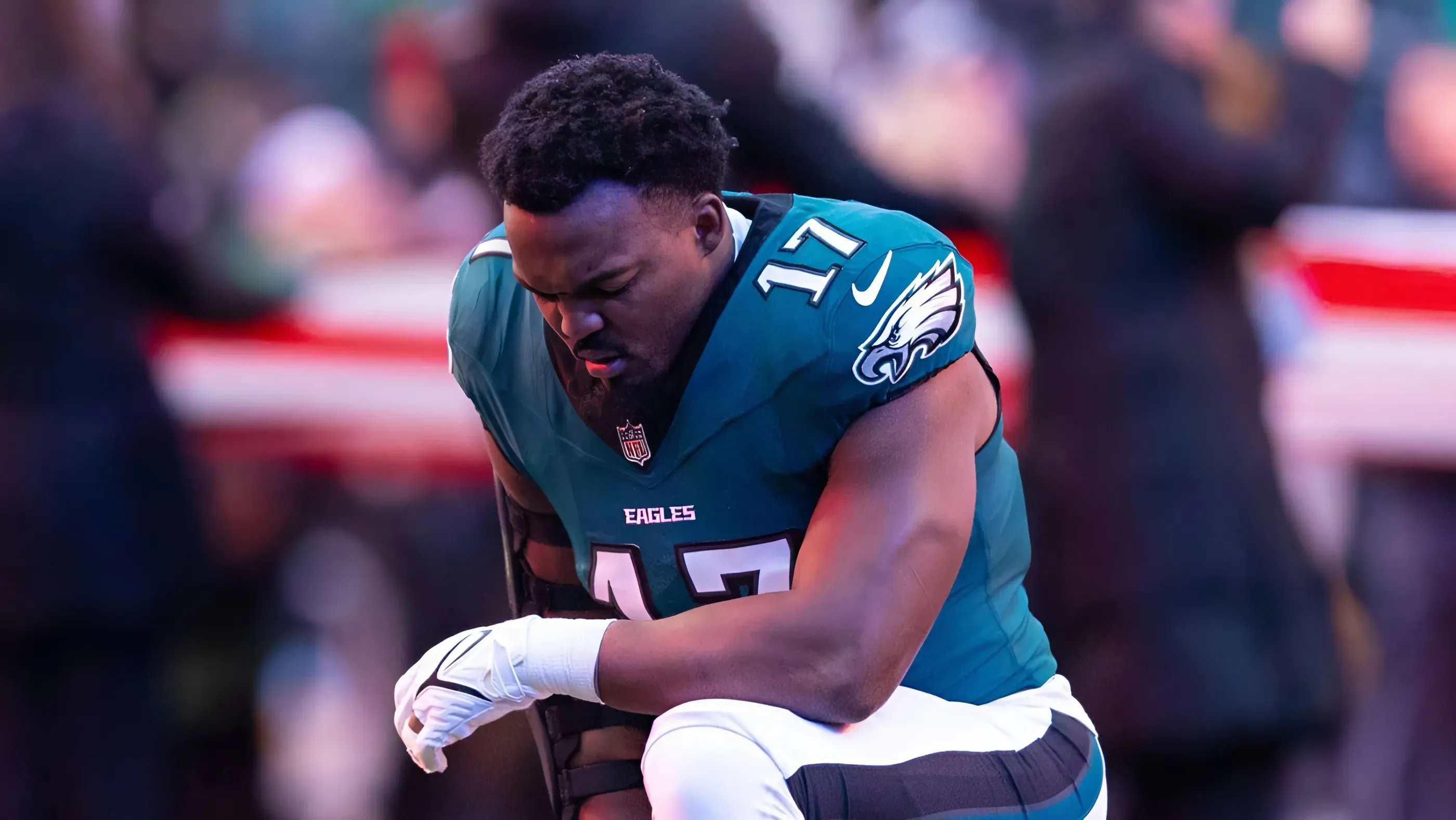 Eagles fear season-ending knee injury for LB Nakobe Dean