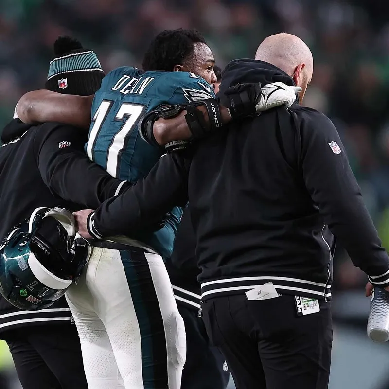 Eagles’ Nakobe Dean Receives Unfortunate Injury Update After Being Carted Off Field