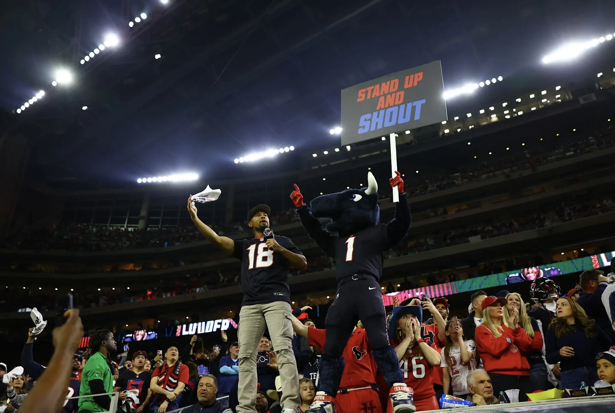 Houston Texans mascot is already getting one over on the Kansas City Chiefs mascot