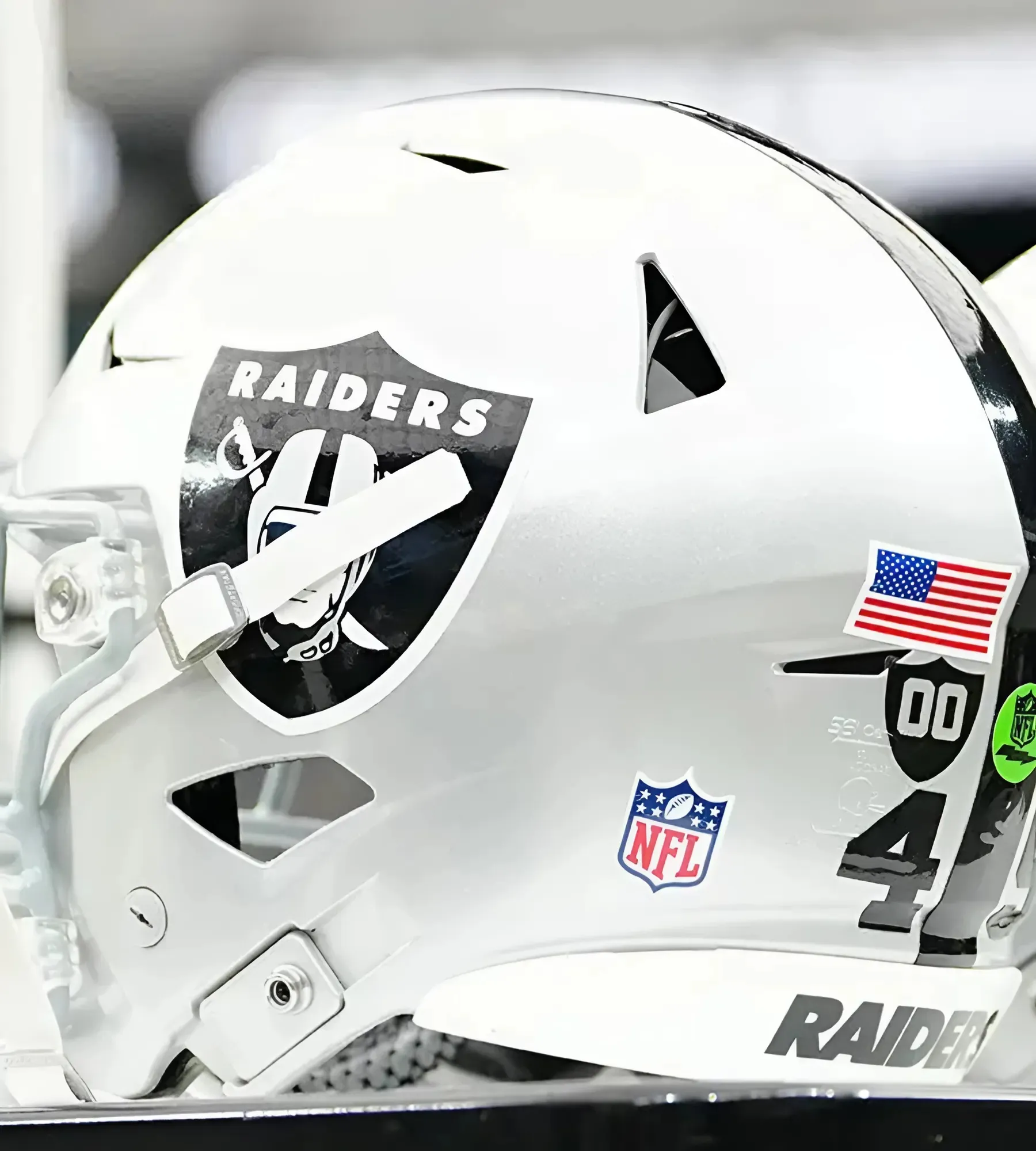 Raiders Announce Free Agent Signing Despite Having No Head Coach or GM