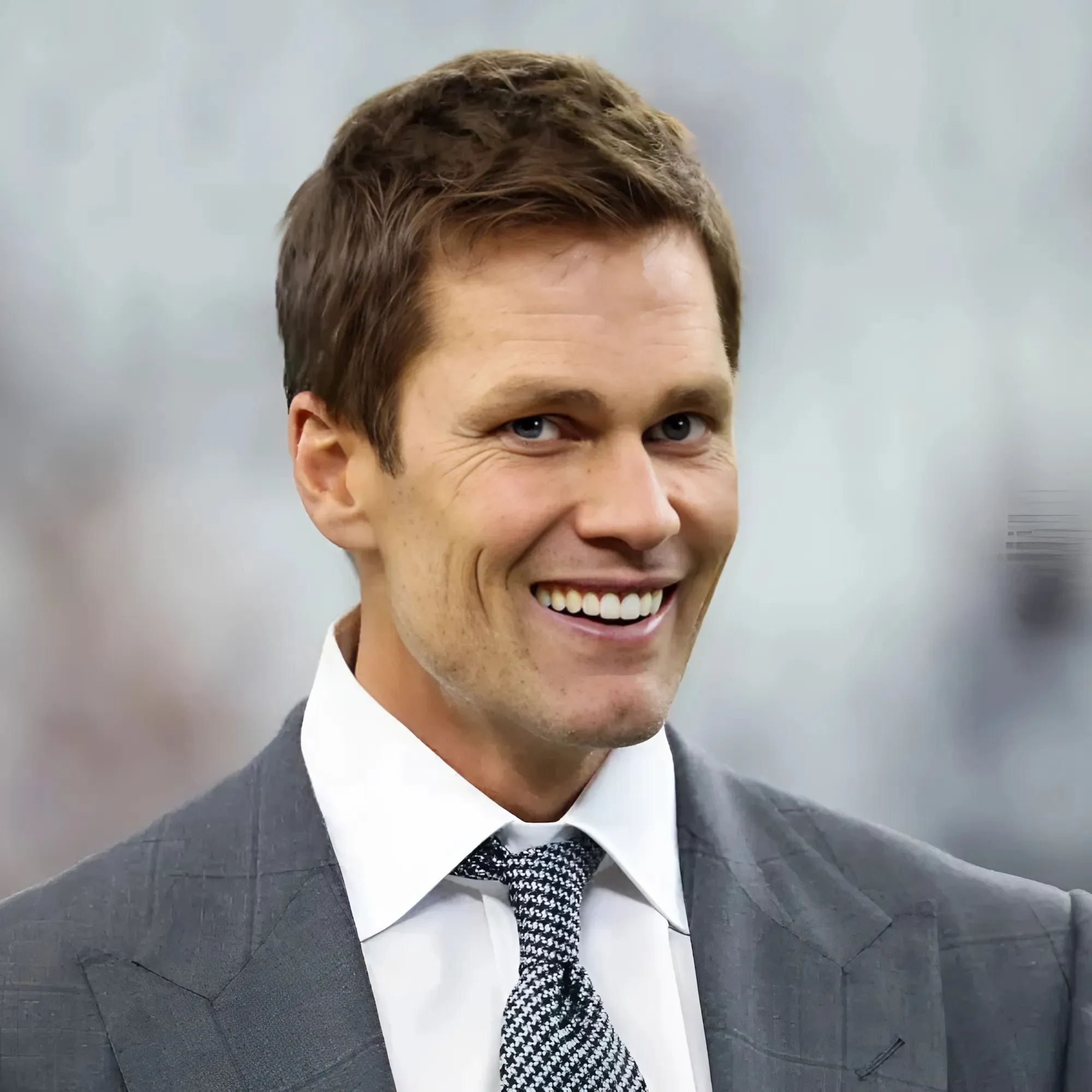 Why are NFL fans calling for Tom Brady to be removed from playoff commentary?