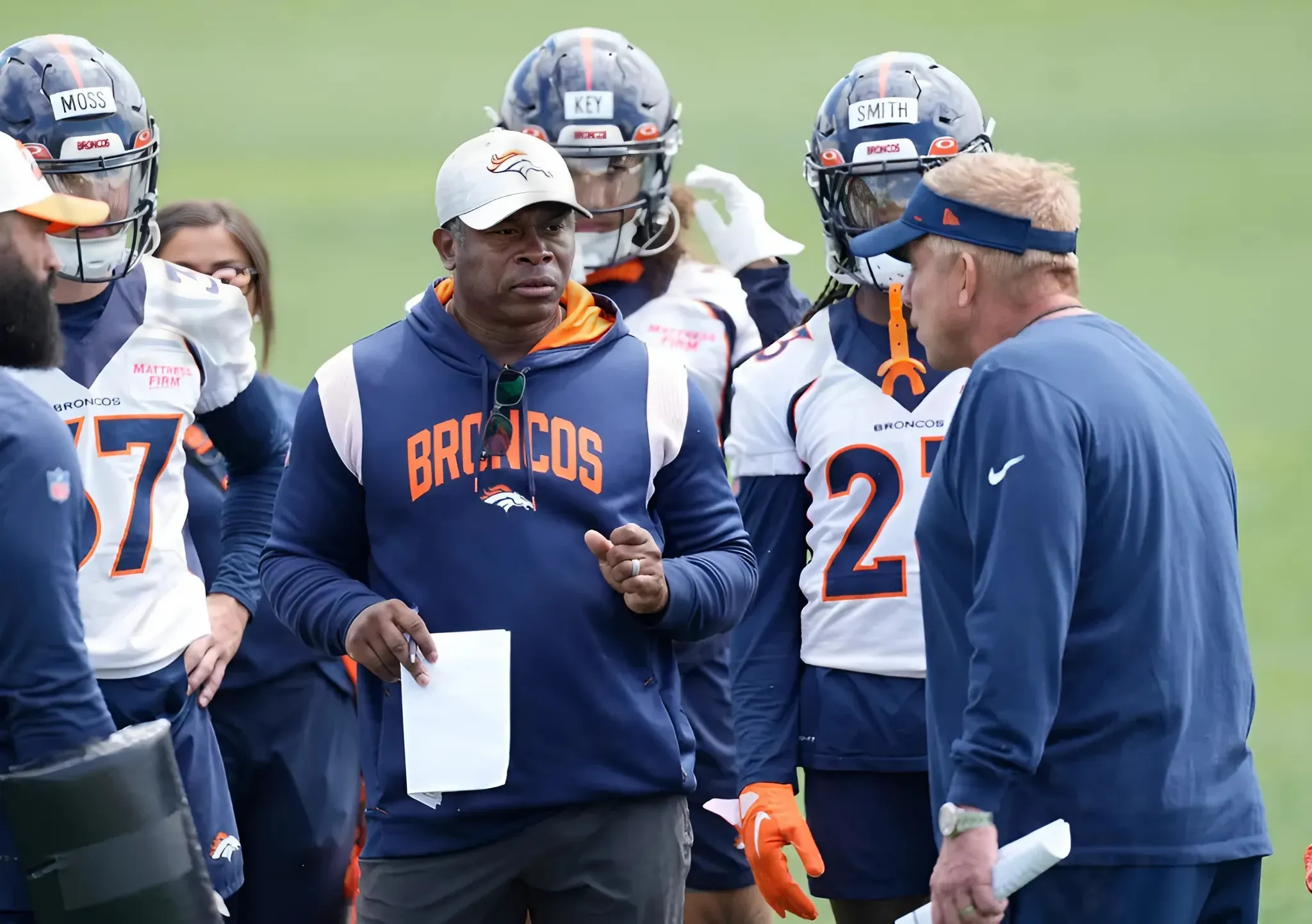 Broncos Locker Room Closes Ranks Around DC Vance Joseph Amid HC Rumors