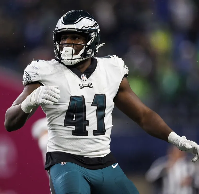 Eagles Bring Back Familiar Face to Replace Nakobe Dean Ahead of Rams Game