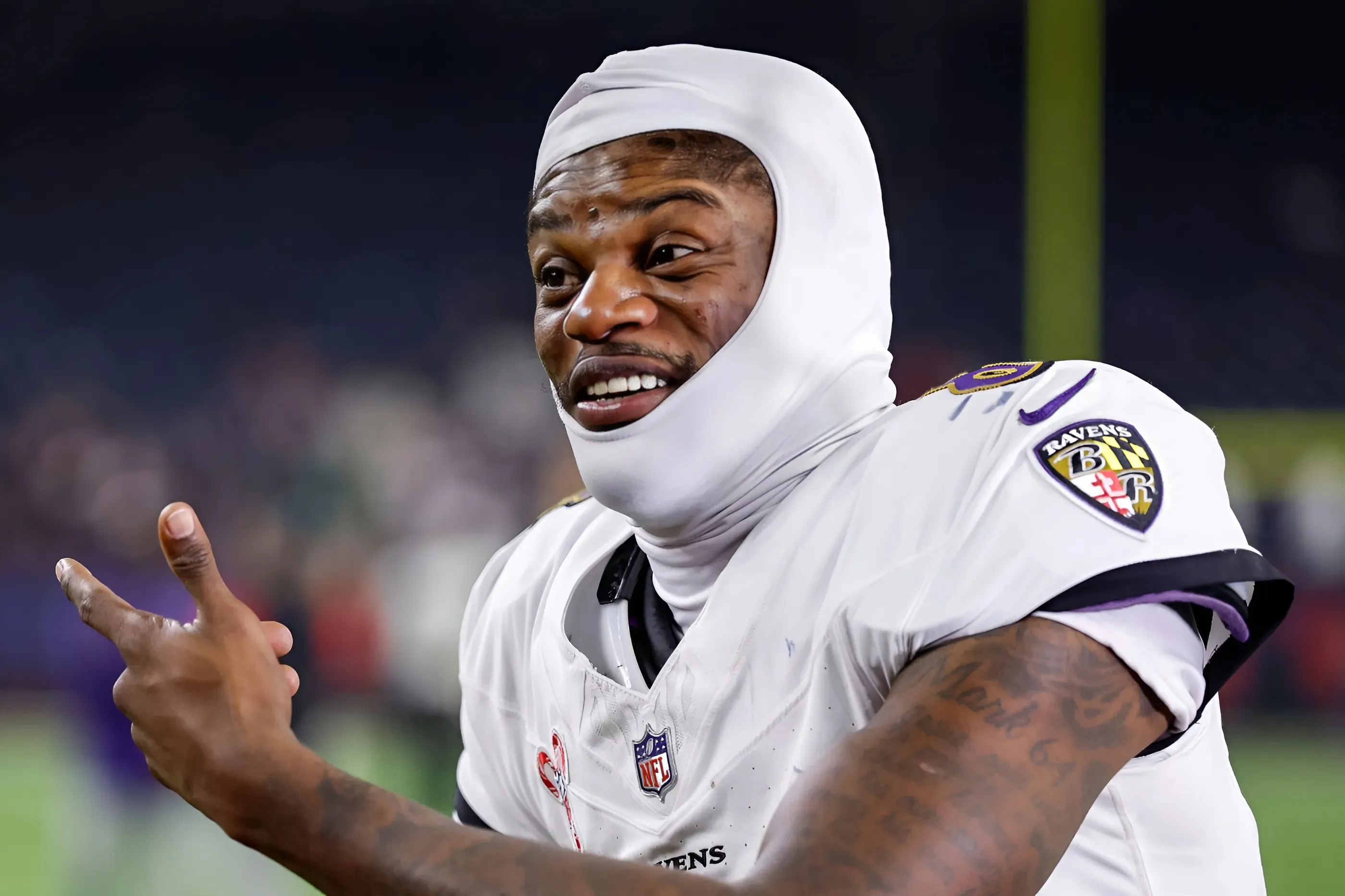 Lamar Jackson Reveals Plans on Wearing Gloves Amid Freezing Temps in Buffalo