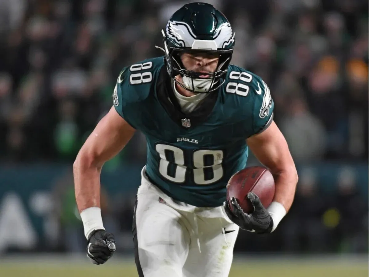 Eagles starting TE Dallas Goedert pops up on injury report ahead of divisional round game vs Rams