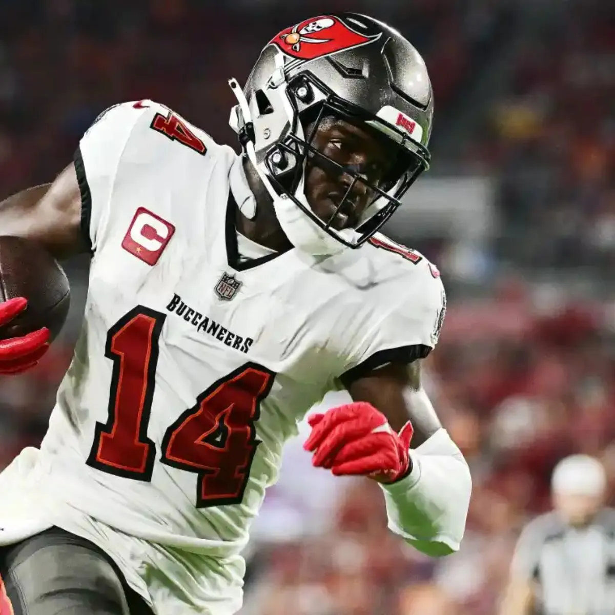 Buccaneers Predicted to Replace Chris Godwin With ‘Dynamic Playmaker’