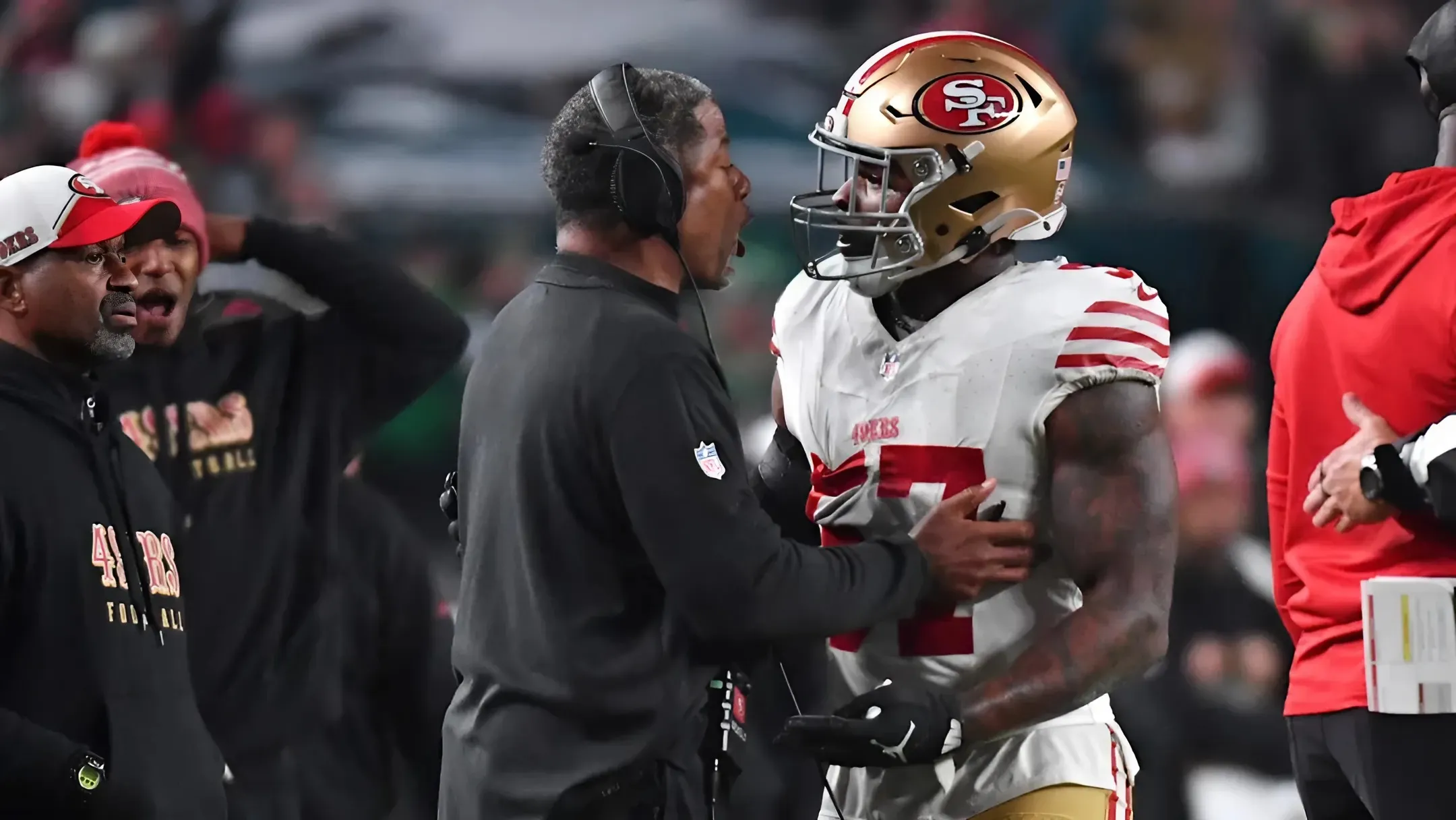 49ers Re-Sign Star Linebacker Dre Greenlaw