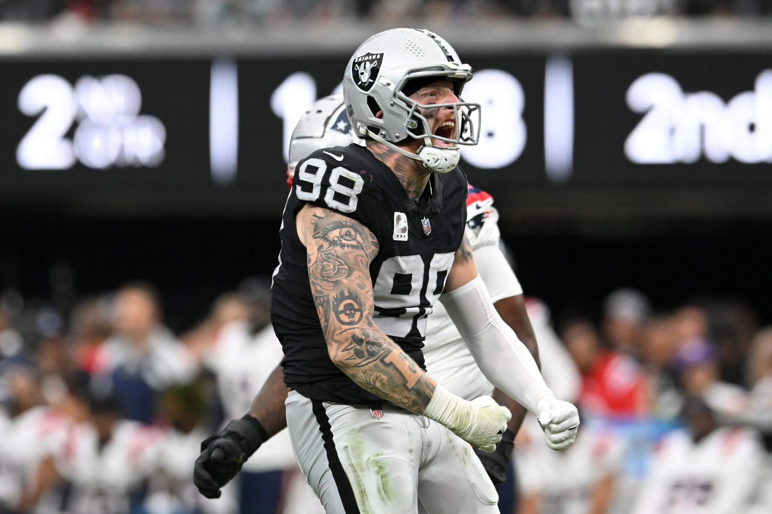 49ers’ Pro Bowler Wants Team to Acquire Raiders’ $94 Million Star