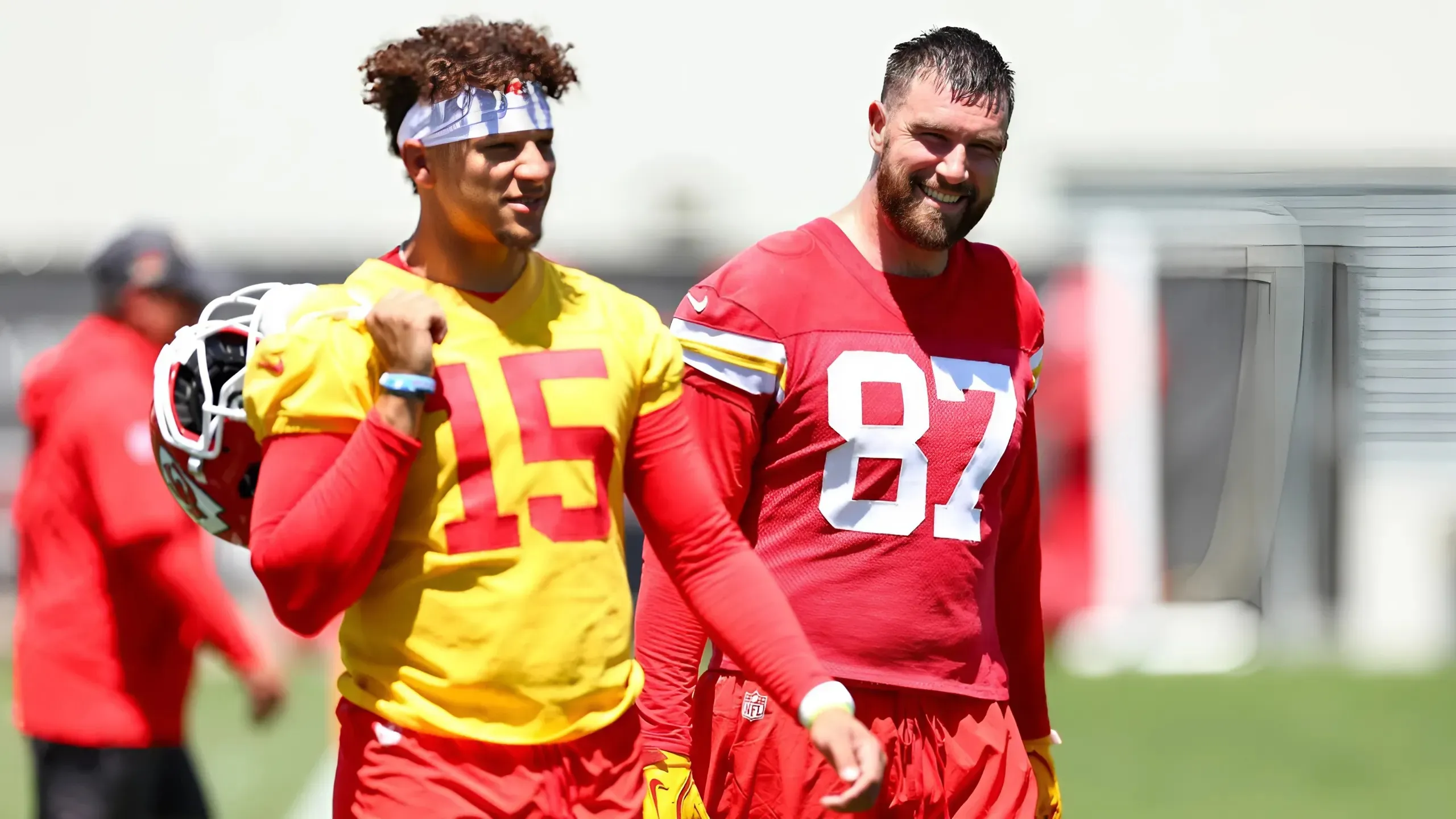 Patrick Mahomes Sends Message on Travis Kelce’s Possible Final Home Game