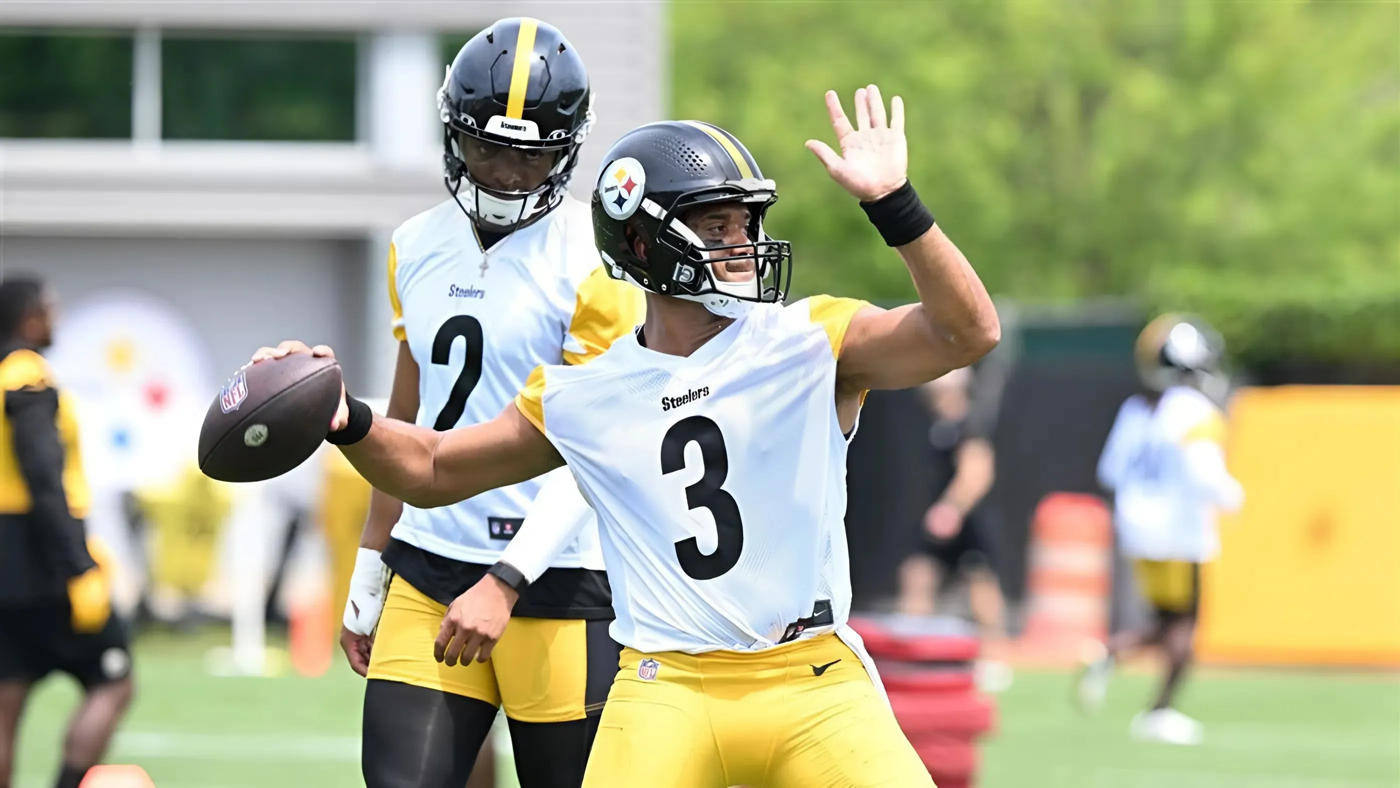 Steelers' Russell Wilson-Justin Fields QB situation draws eye-opening prediction