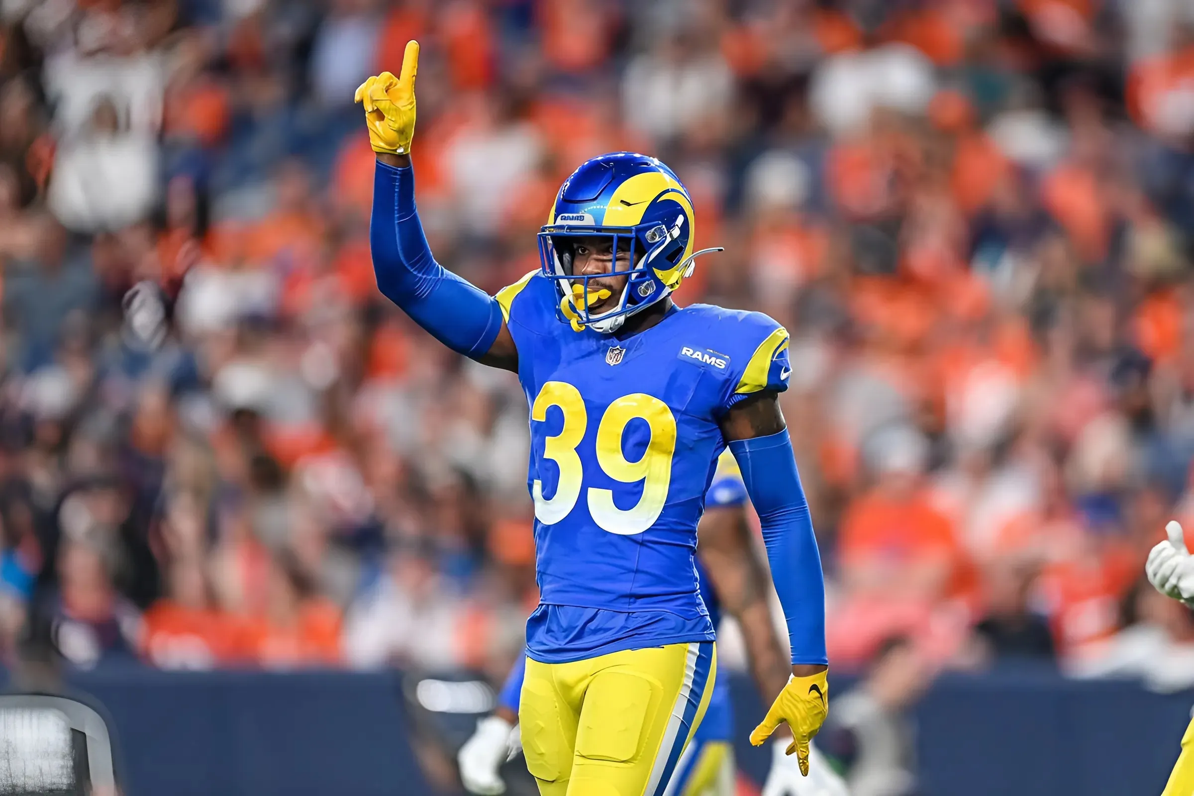 49ers Sign Former Rams’ Safety, Add Much Needed Depth