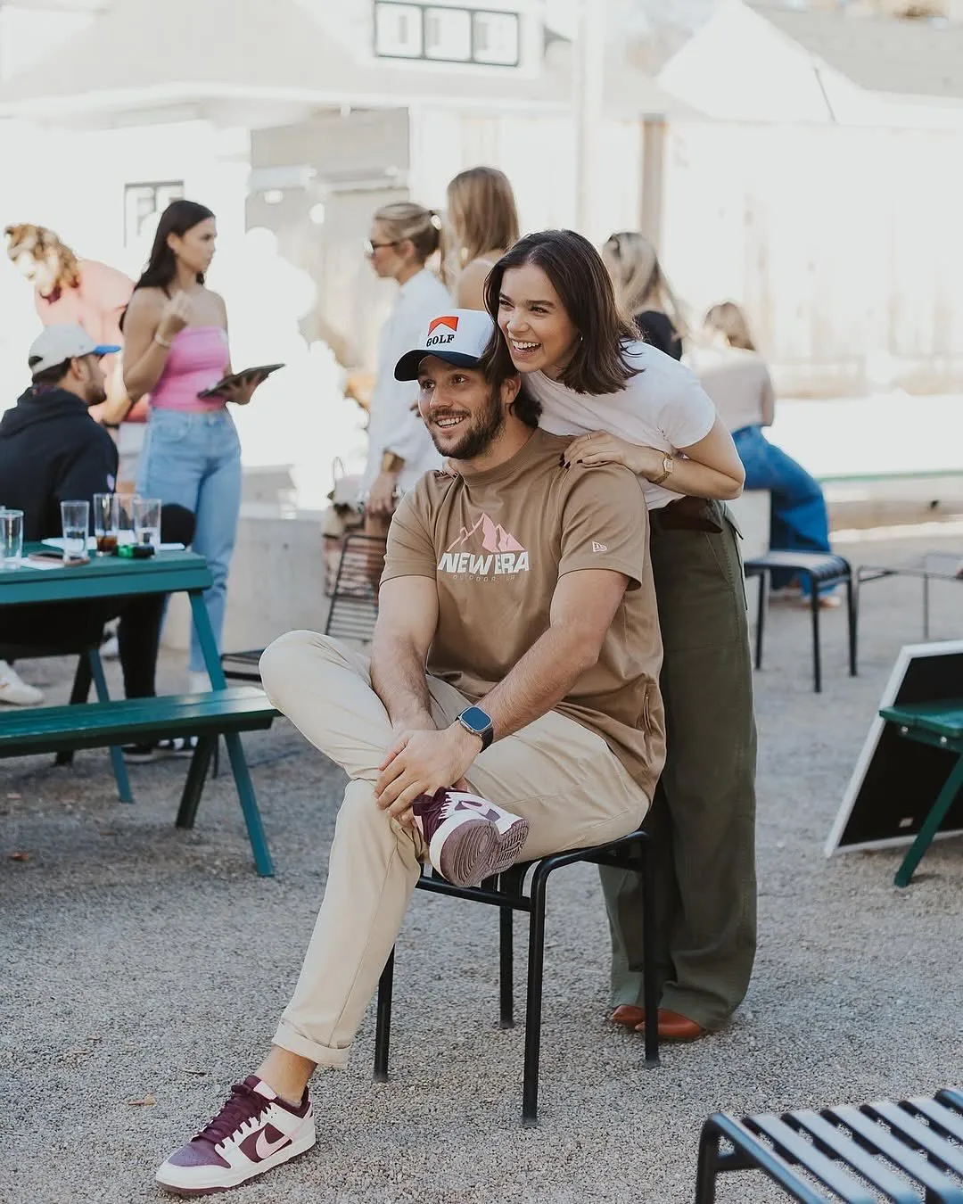 Hailee Steinfeld joins Josh Allen for adorable gender reveal moment with teammates