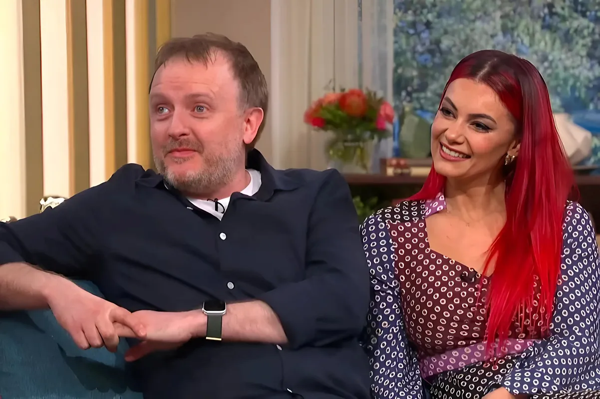 Strictly Come Dancing fans 'obsessed' as Chris McCausland says 'here it is' in Dianne Buswell reunion liennhi