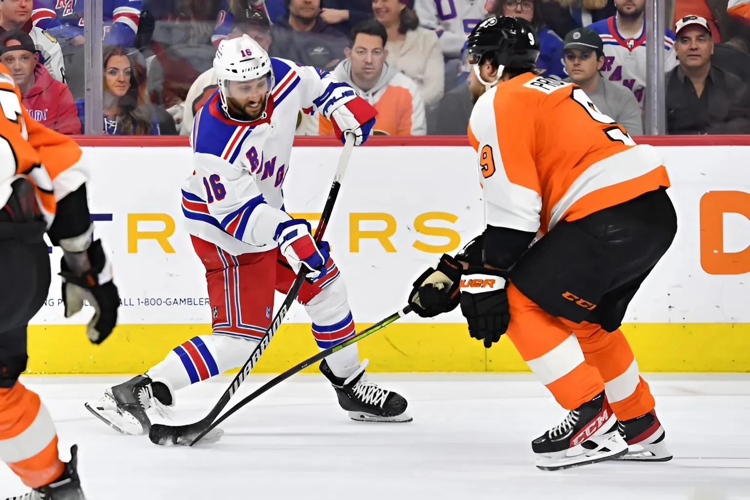 Flyers visit Rangers with both riding hot streaks