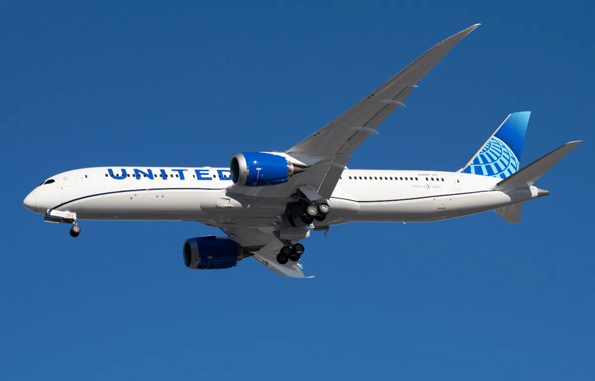 United Airlines passengers and crew injured, flight makes emergency landing